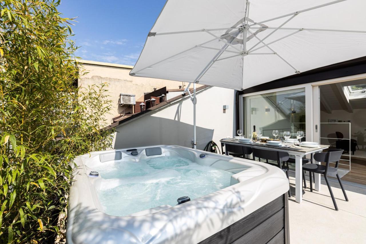 *Villa Olivo*With Private Terrace & Jacuzzi + 3Bedrooms Мілан Екстер'єр фото